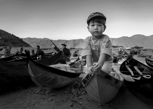 Nhiếp ảnh gia Nguyễn An Di - Street Life Tre em mien bien 